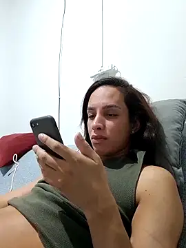 Snapshot of ofjuliaa chatting on May 5, 2026, 2:30 am ofjuliaa online show from May 5, 2026, 2:30 am