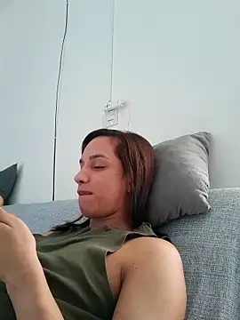 Snapshot of ofjuliaa chatting on May 5, 2026, 2:36 pm ofjuliaa online show from May 5, 2026, 2:36 pm