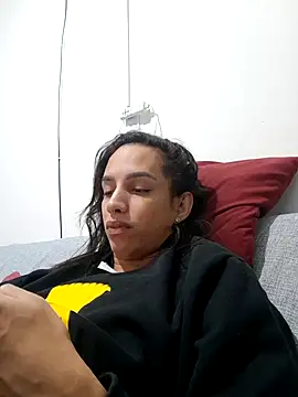 Snapshot of ofjuliaa chatting on May 9, 2026, 6:57 pm ofjuliaa online show from May 9, 2026, 6:57 pm