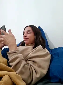 Snapshot of ofjuliaa chatting on May 12, 2026, 5:04 am ofjuliaa online show from May 12, 2026, 5:04 am