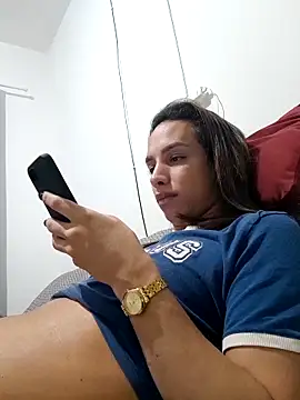 Snapshot of ofjuliaa chatting on June 4, 2026, 10:27 pm ofjuliaa online show from June 4, 2026, 10:27 pm