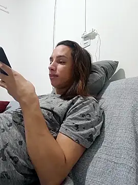 Snapshot of ofjuliaa chatting on June 10, 2026, 4:34 am ofjuliaa online show from June 10, 2026, 4:34 am