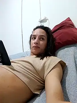 Snapshot of ofjuliaa chatting on June 15, 2026, 12:13 am ofjuliaa online show from June 15, 2026, 12:13 am