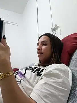 Snapshot of ofjuliaa chatting on June 23, 2026, 8:40 pm ofjuliaa online show from June 23, 2026, 8:40 pm