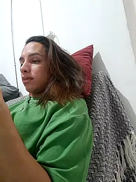 Snapshot of ofjuliaa chatting on July 12, 2026, 6:10 pm ofjuliaa online show from July 12, 2026, 6:10 pm