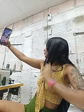 Snapshot of chikivivi- chatting on June 21, 2026, 1:57 pm chikivivi- online show from June 21, 2026, 1:57 pm