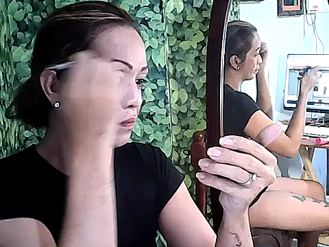 Simplewild21 online show from April 19, 2026, 1:54 pm