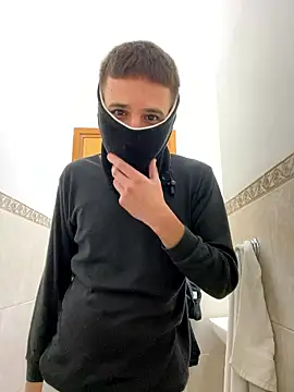 petiteyanel online show from January 12, 2026, 10:59 pm