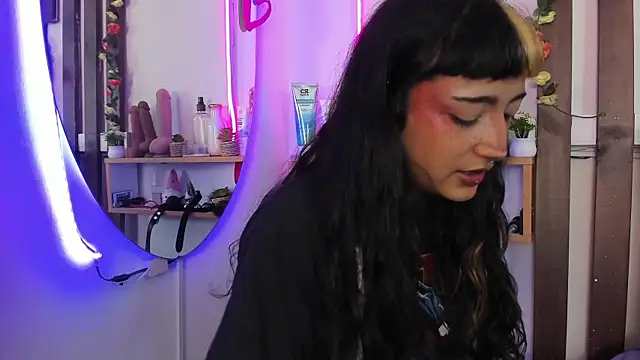 MeowMota  online show from April 28, 2026, 6:24 pm