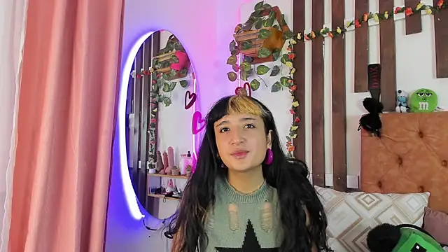 Snapshot of MeowMota_ chatting on May 5, 2026, 6:05 pm MeowMota online show from May 5, 2026, 6:05 pm