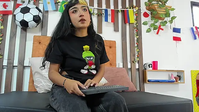 Snapshot of MeowMota_ chatting on July 14, 2026, 6:46 pm MeowMota online show from July 14, 2026, 6:46 pm
