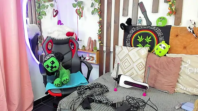 Snapshot of MeowMota_ chatting on July 26, 2026, 4:25 pm MeowMota online show from July 26, 2026, 4:25 pm