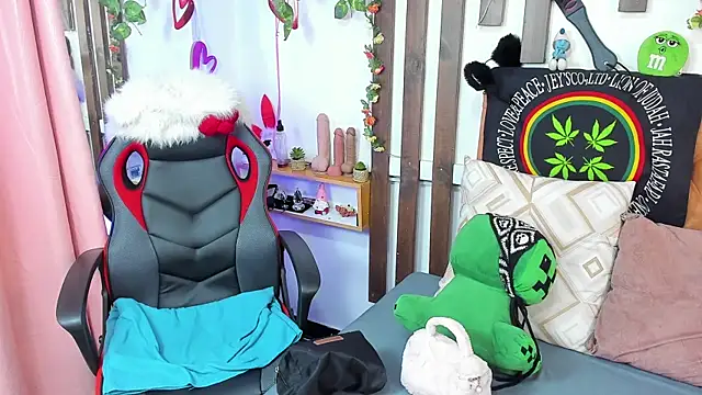 Snapshot of MeowMota_ chatting on July 30, 2026, 7:24 pm MeowMota online show from July 30, 2026, 7:24 pm
