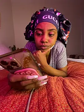 oshun6360 online show from April 29, 2026, 9:32 pm