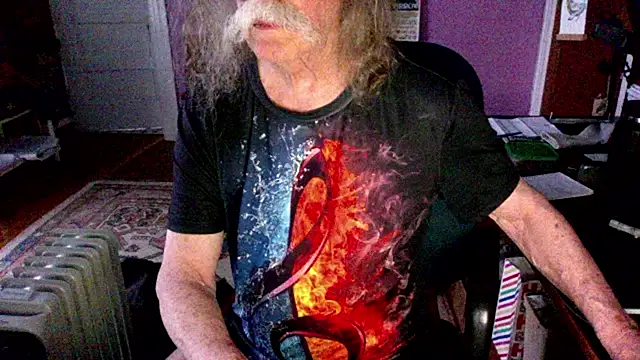 LickYourYoni online show from April 24, 2026, 2:14 am