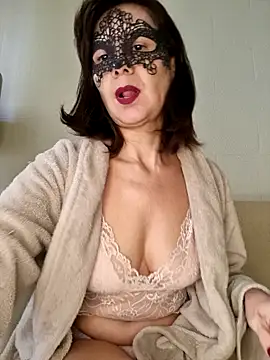 Snapshot of larizinha2026 chatting on May 25, 2026, 4:57 pm larizinha2026 online show from May 25, 2026, 4:57 pm