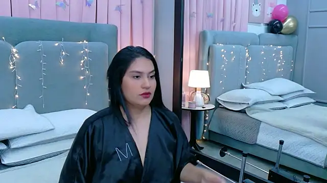 Snapshot of AlmaRose_ chatting on August 1, 2026, 8:41 pm AlmaRose online show from August 1, 2026, 8:41 pm