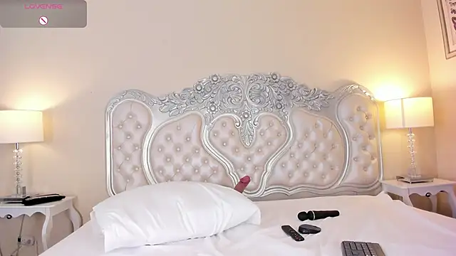 KatheOlson online show from June 11, 2026, 2:53 am