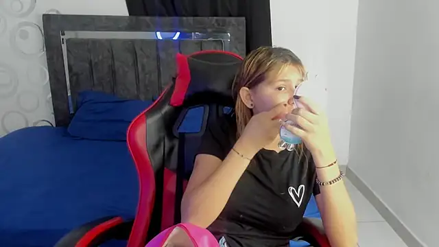 Bella Blanca online show from February 25, 2026, 12:15 pm