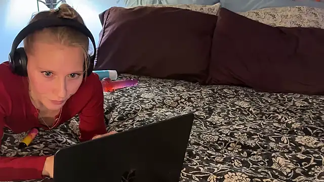 Snapshot of mysunidreamss chatting on January 17, 2026, 2:05 am mysunidreamss online show from January 17, 2026, 2:05 am