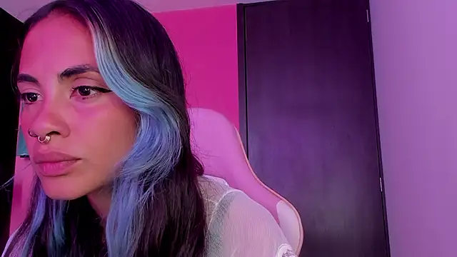 Snapshot of azula_lillet chatting on February 11, 2026, 4:01 pm azula lillet online show from February 11, 2026, 4:01 pm