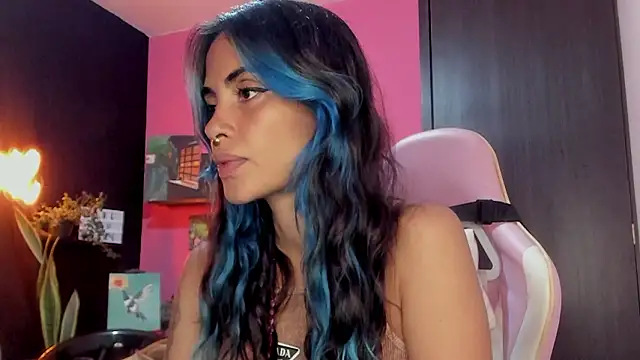 Snapshot of azula_lillet chatting on February 14, 2026, 11:45 pm azula lillet online show from February 14, 2026, 11:45 pm