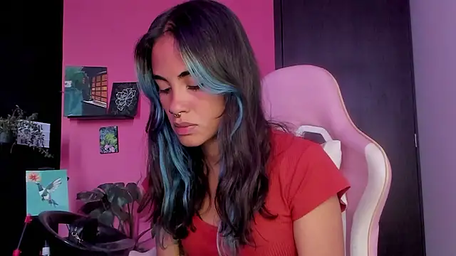 Snapshot of azula_lillet chatting on March 4, 2026, 9:10 pm azula lillet online show from March 4, 2026, 9:10 pm