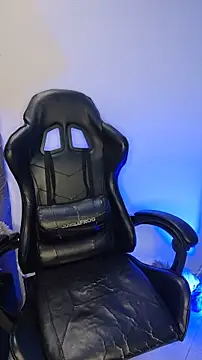 Snapshot of Girl_kataleya10 chatting on February 25, 2026, 12:20 am Girl kataleya10 online show from February 25, 2026, 12:20 am