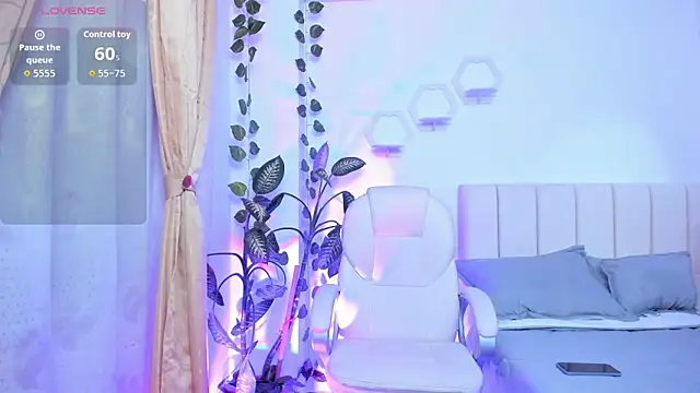 emily7  online show from March 3, 2026, 10:15 pm