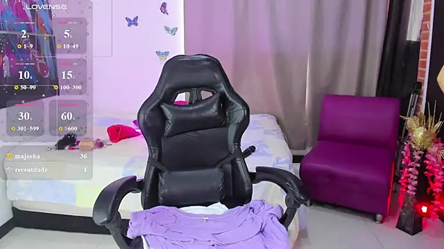 Snapshot of lune_rose chatting on March 8, 2026, 5:28 pm lune rose online show from March 8, 2026, 5:28 pm