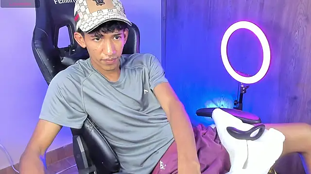 Snapshot of neitan_miller_ chatting on January 11, 2026, 2:05 am neitan miller online show from January 11, 2026, 2:05 am