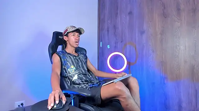 Snapshot of neitan_miller_ chatting on February 18, 2026, 11:50 am neitan miller online show from February 18, 2026, 11:50 am