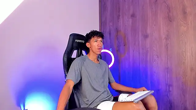 Snapshot of neitan_miller_ chatting on February 24, 2026, 4:16 pm neitan miller online show from February 24, 2026, 4:16 pm