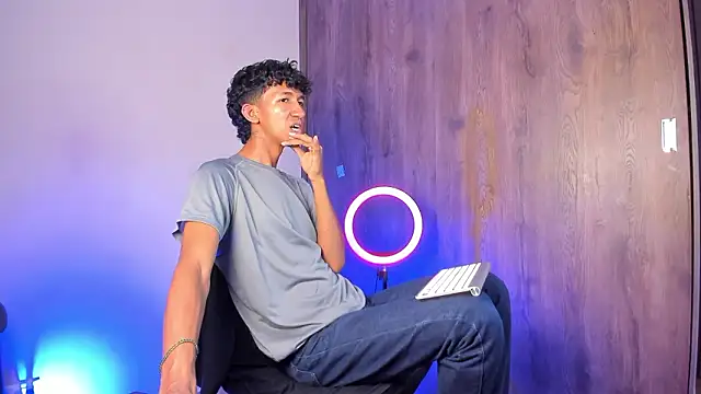 Snapshot of neitan_miller_ chatting on February 26, 2026, 6:23 am neitan miller online show from February 26, 2026, 6:23 am