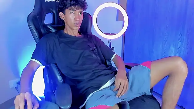 Snapshot of neitan_miller_ chatting on March 21, 2026, 6:29 am neitan miller online show from March 21, 2026, 6:29 am