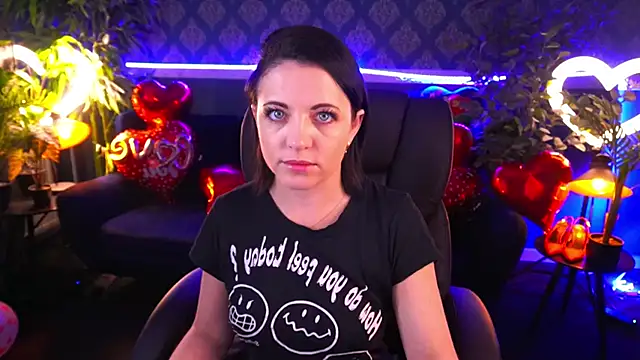 Dafni Monn online show from February 6, 2025, 1:43 pm