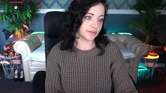 Dafni Monn online show from April 30, 2026, 5:47 am