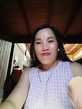 Snapshot of yu--yo chatting on July 28, 2026, 1:43 pm yu--yo online show from July 28, 2026, 1:43 pm