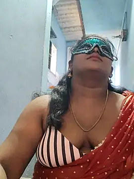 divyasree1431 online show from June 14, 2026, 6:15 am