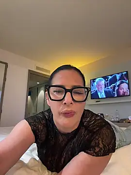 Maya-www online show from February 20, 2026, 5:13 pm