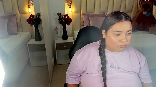 tatikanyx online show from May 1, 2026, 1:05 pm