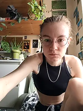 Snapshot of Shy_Bamby chatting on July 14, 2026, 11:16 am Shy Bamby online show from July 14, 2026, 11:16 am