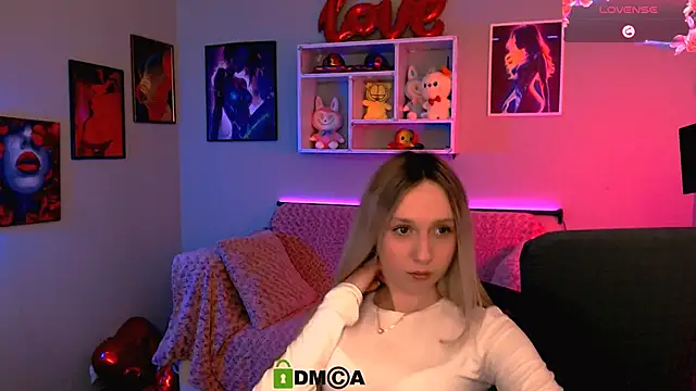 Snapshot of monica_xcx chatting on March 20, 2026, 8:35 pm monica xcx online show from March 20, 2026, 8:35 pm