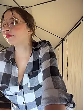 AliciaWhite nt online show from May 19, 2026, 1:56 am