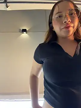 AliciaWhite nt online show from June 1, 2026, 1:07 am
