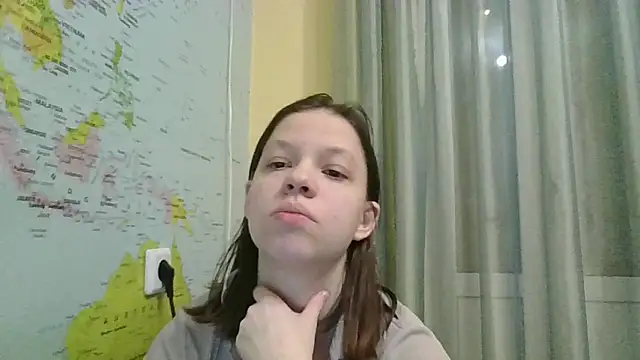 Snapshot of Paradise_Tease chatting on February 17, 2026, 4:35 pm Paradise Tease online show from February 17, 2026, 4:35 pm