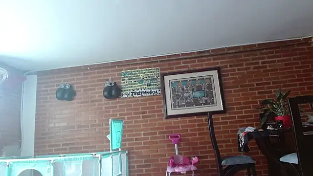 Snapshot of Lia_rouse04 chatting on May 17, 2026, 4:03 pm Lia rouse04 online show from May 17, 2026, 4:03 pm