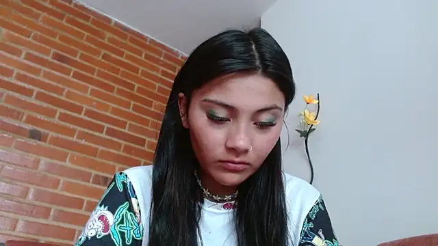 Snapshot of Lia_rouse04 chatting on June 9, 2026, 1:23 pm Lia rouse04 online show from June 9, 2026, 1:23 pm