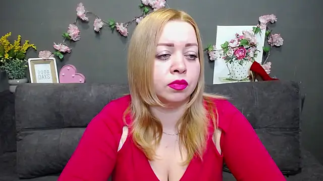 Snapshot of OliviaVerr chatting on January 12, 2026, 1:16 pm OliviaVerr online show from January 12, 2026, 1:16 pm