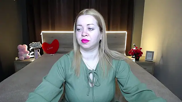 Snapshot of OliviaVerr chatting on March 3, 2026, 1:17 pm OliviaVerr online show from March 3, 2026, 1:17 pm